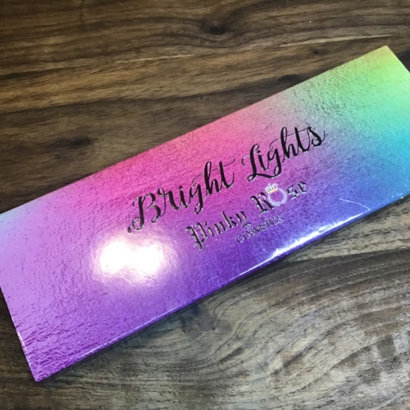 Pinky rose “bright lights” eyeshadow pallet, bnib - Picture 3 of 14